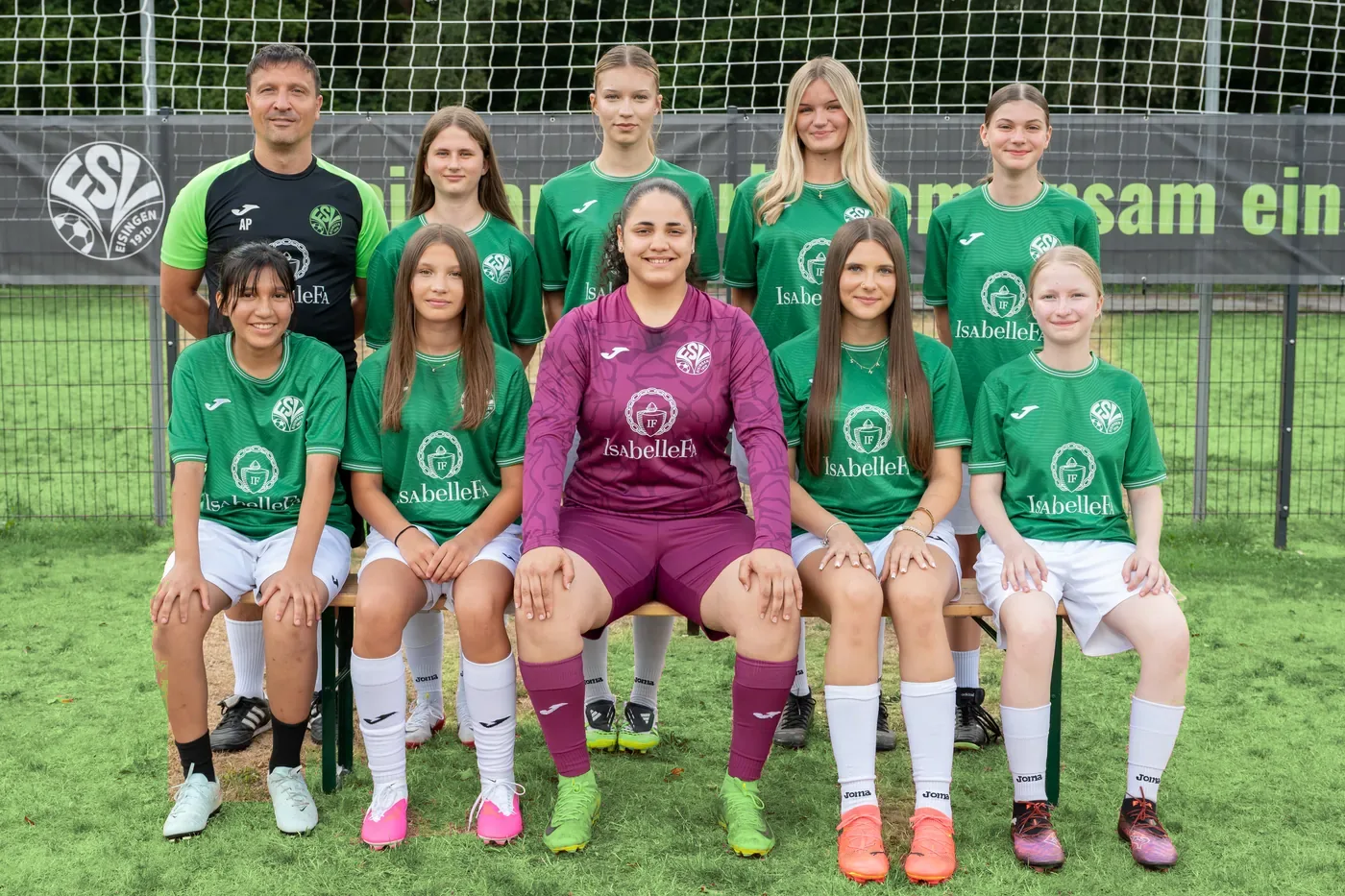 Mannschaftsfoto der B-Juniorinnen des FSV Eisingen